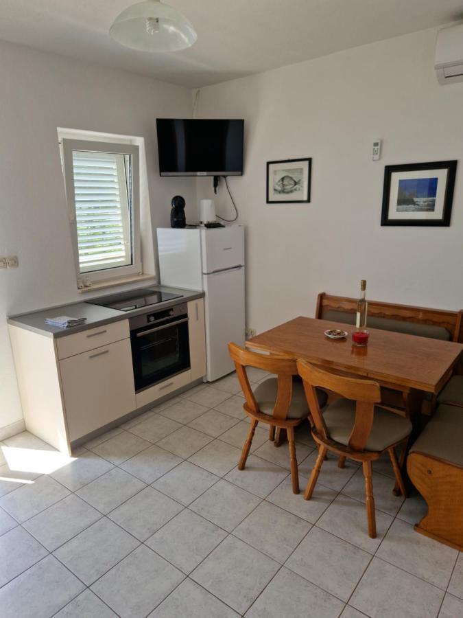 אומיס Apartments Kalajzic מראה חיצוני תמונה